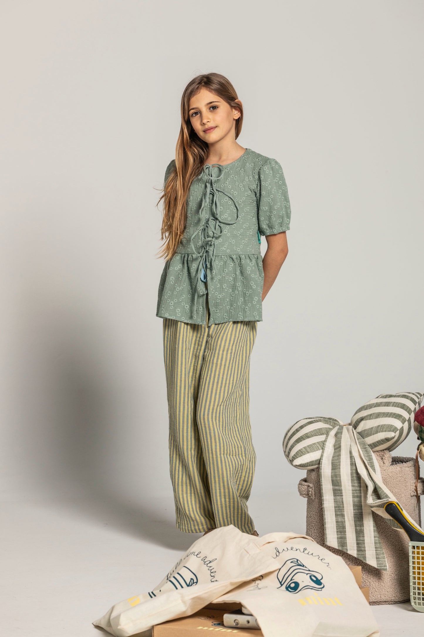 BLOOM BOWS  Blouse